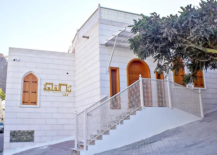 Fort Guesthouse نُزل القلعة
